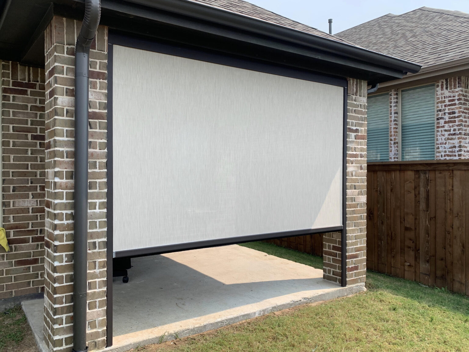 6 Benefits of Choosing Retractable Patio Screens Longhorn