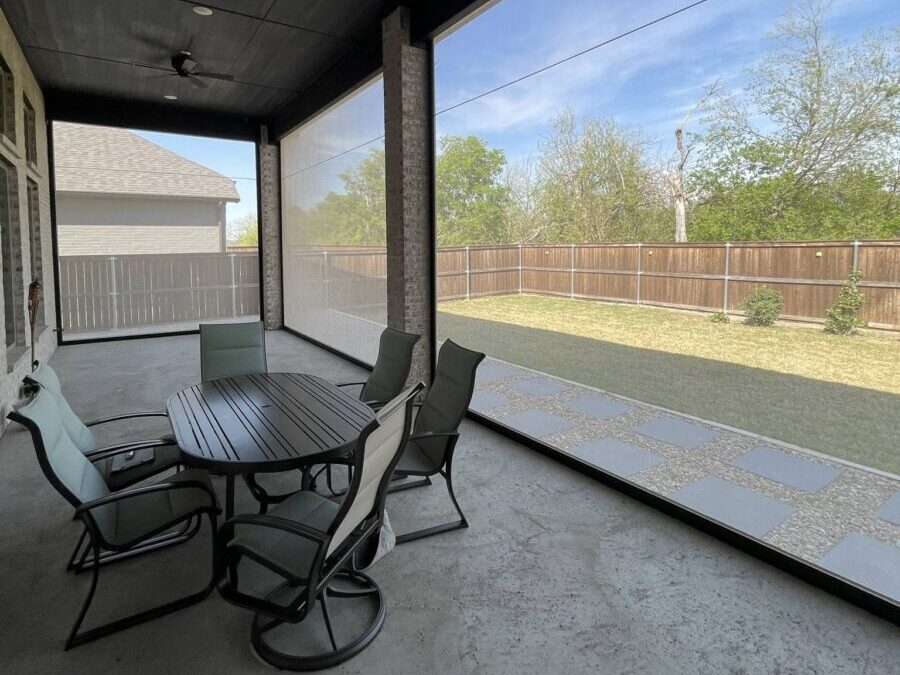 screened-in patio